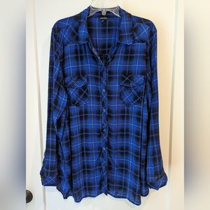 Torrid women's size 3 shirt button up blue plaid long sleeve roll up sleeve